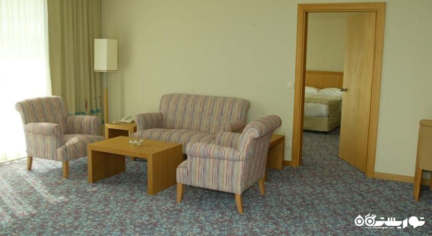 محوطه نشیمن اتاق فمیلی